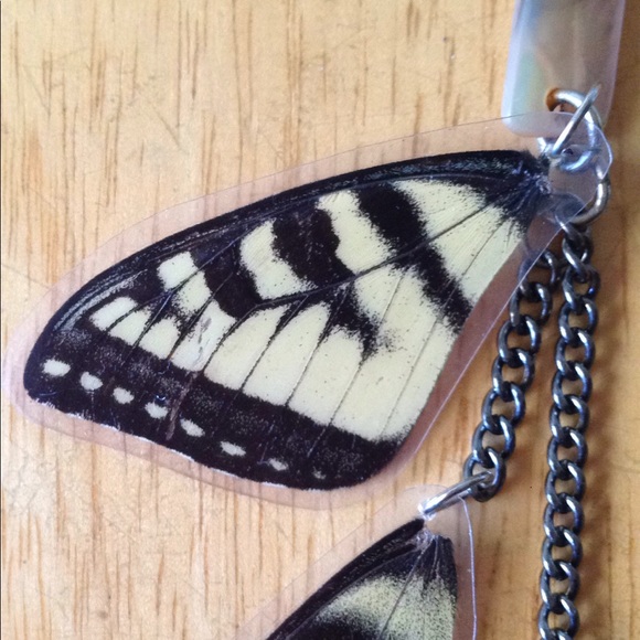 Handmade by me, shell and butterfly wing earrings - Picture 3 of 4